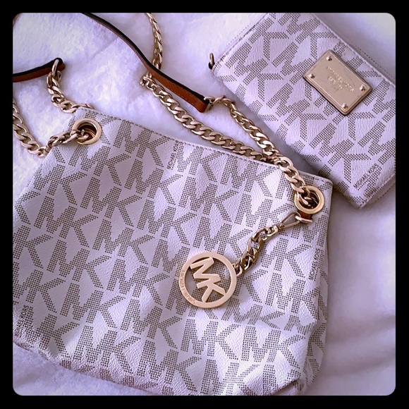 Michael Kors Handbags - Purse